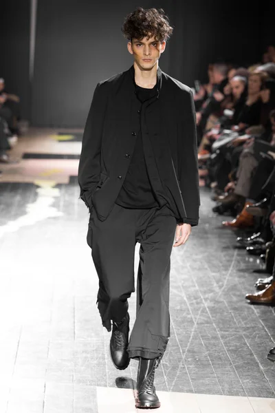 Look 9